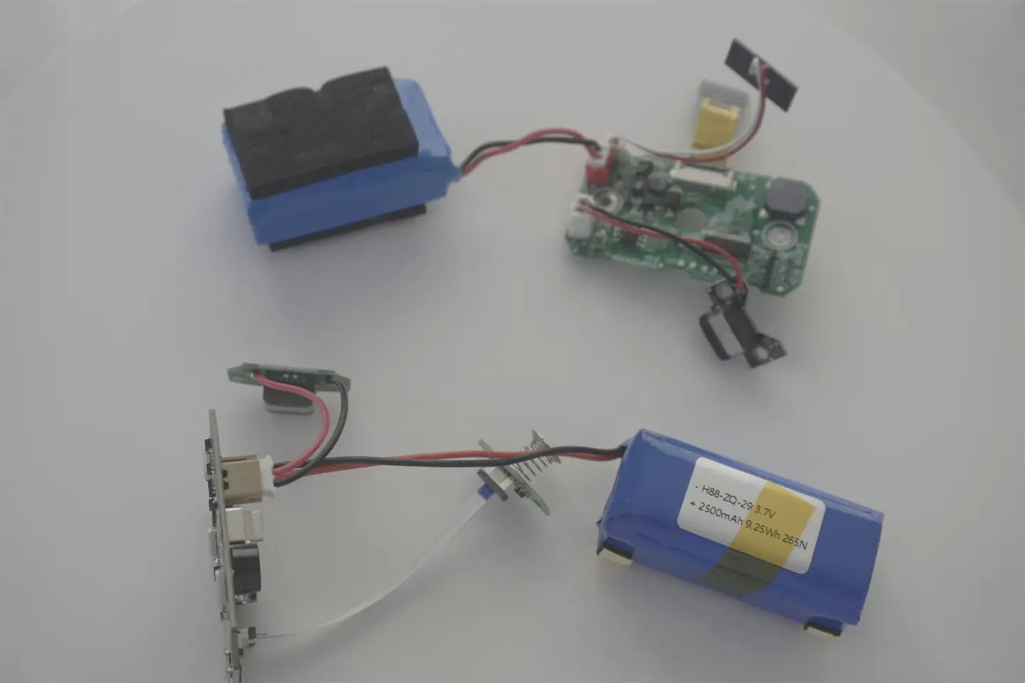 PHYFLOW H88 und Leiterplatten und Batterien von Marktmustern